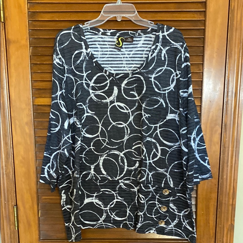 Circle Print Top